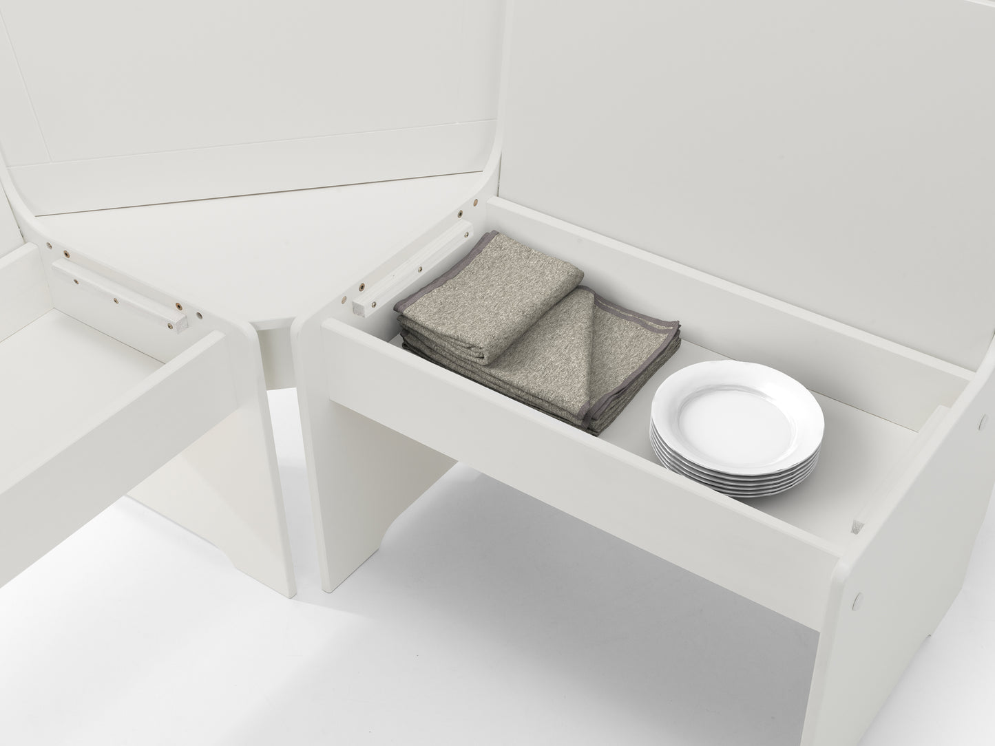 Corner Dining